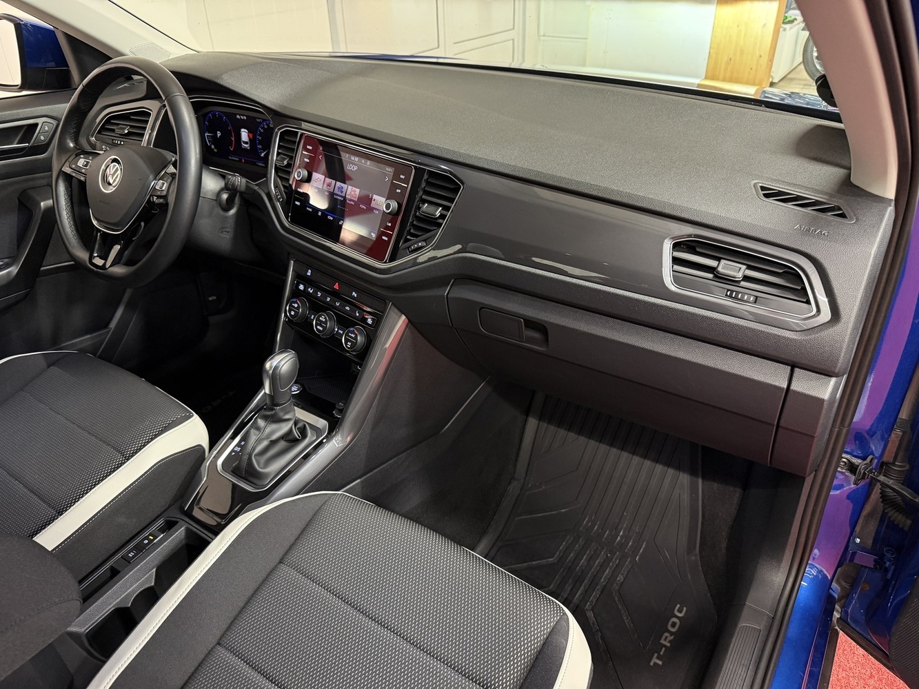 Volkswagen T-Roc vaihtoauto