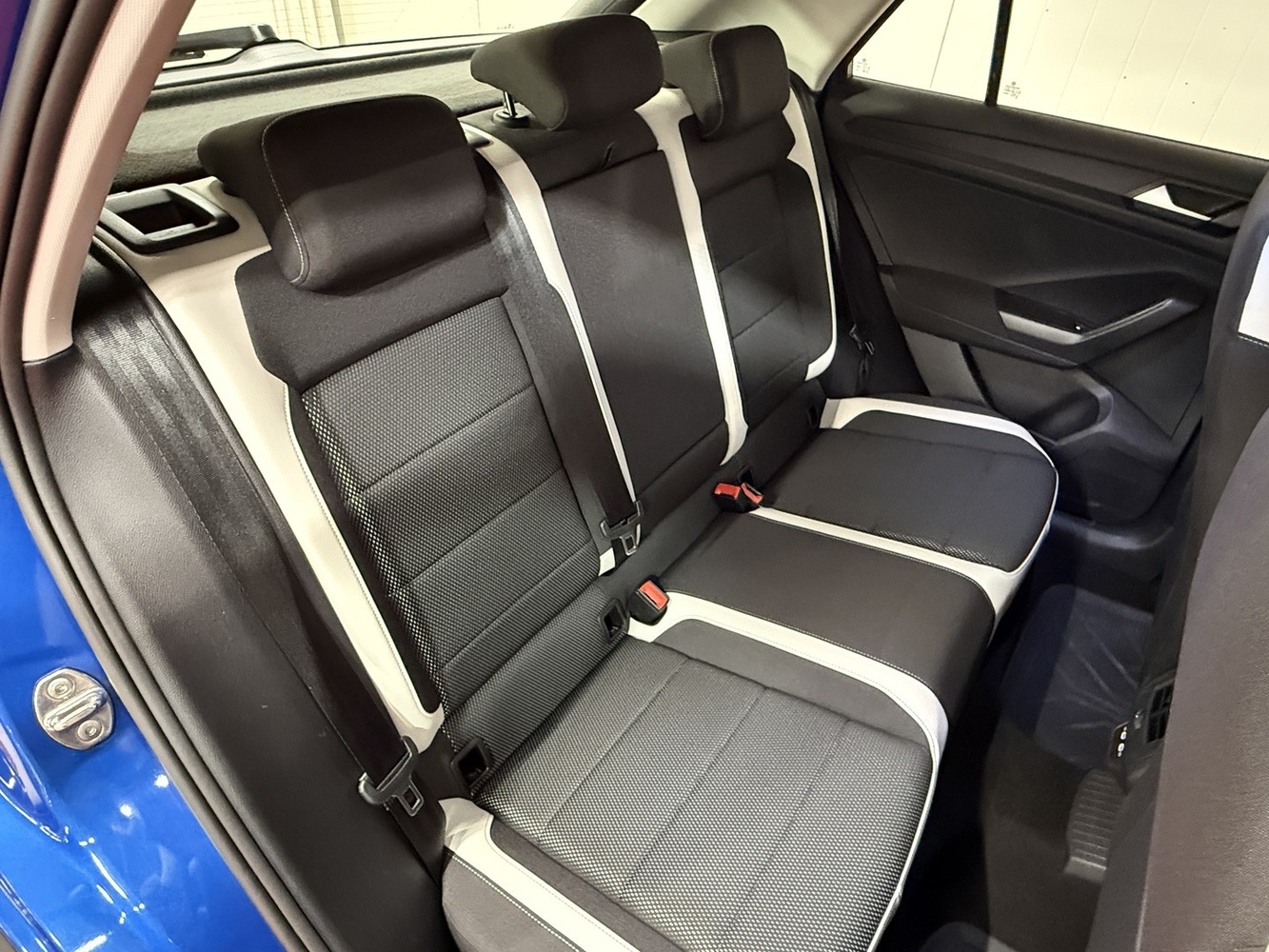 Volkswagen T-Roc vaihtoauto
