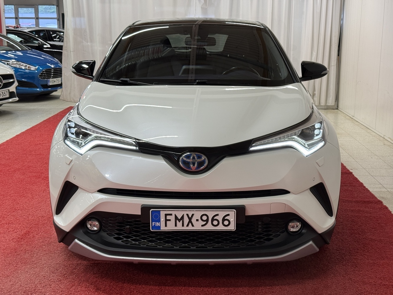 Toyota C-HR vaihtoauto