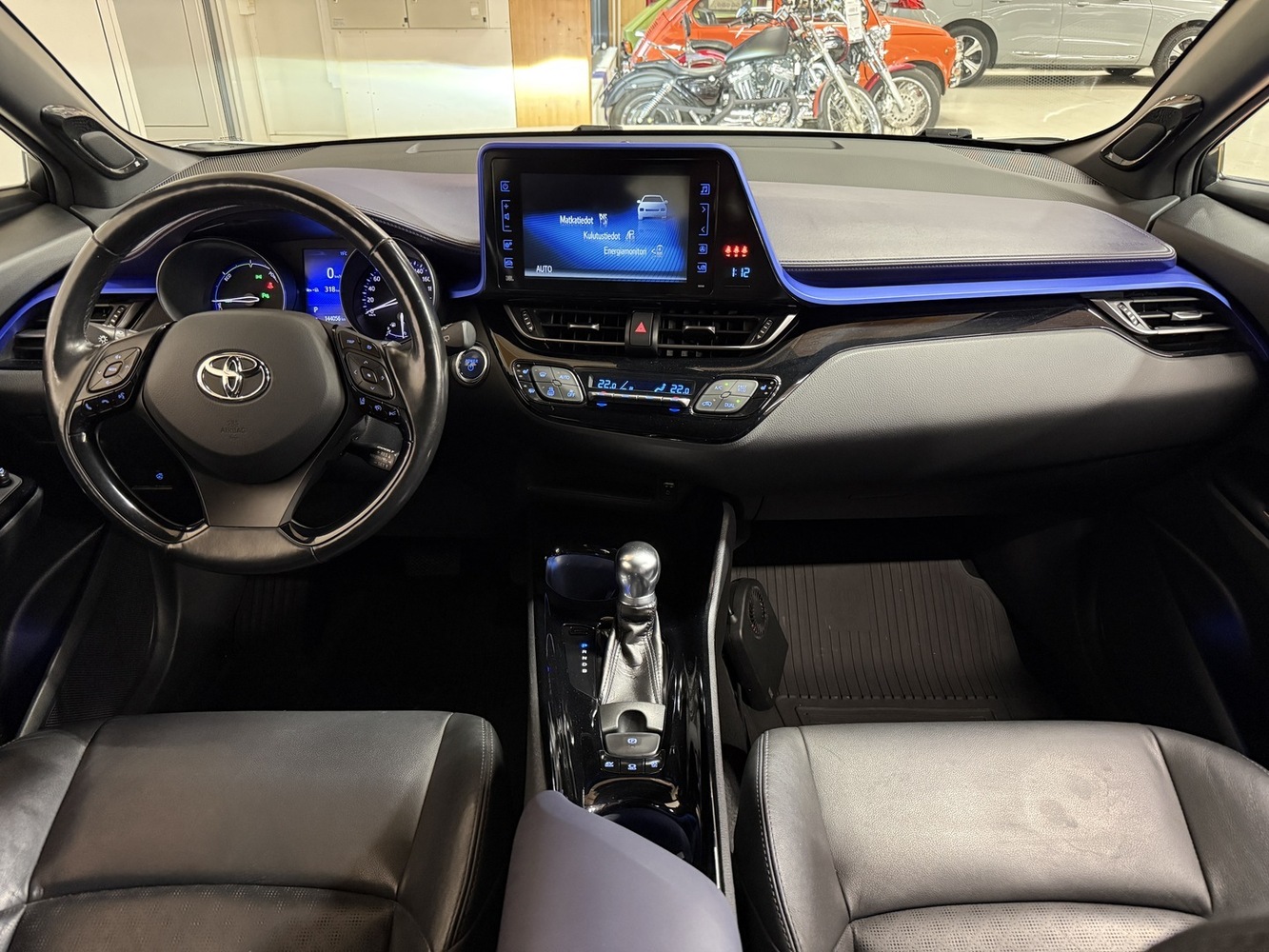 Toyota C-HR vaihtoauto