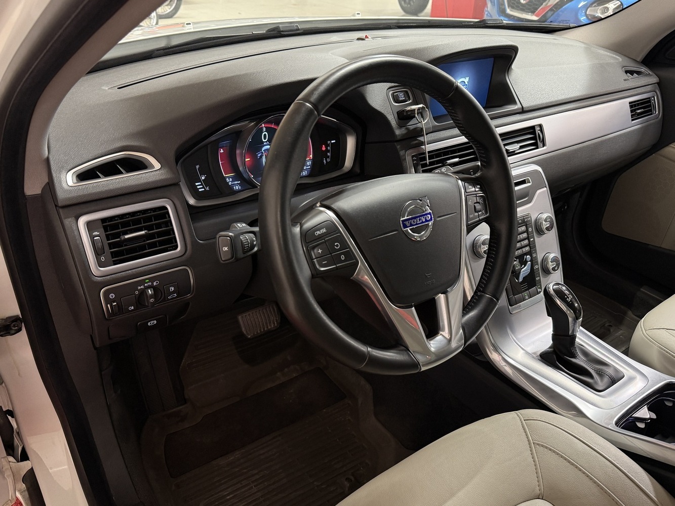 Volvo V70 vaihtoauto