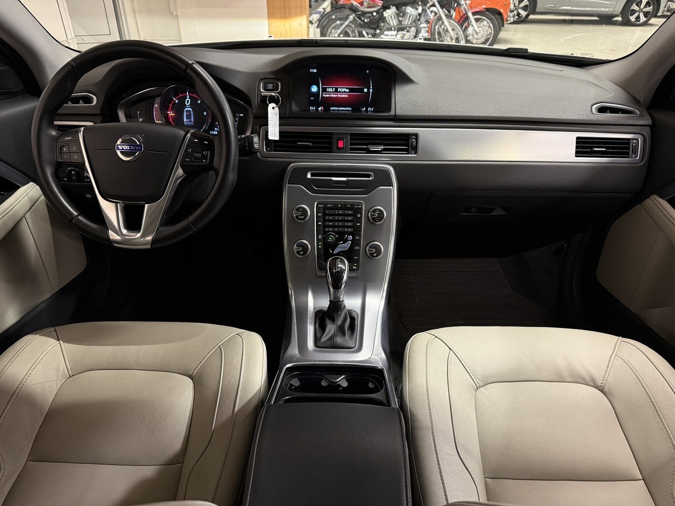 Volvo V70 vaihtoauto