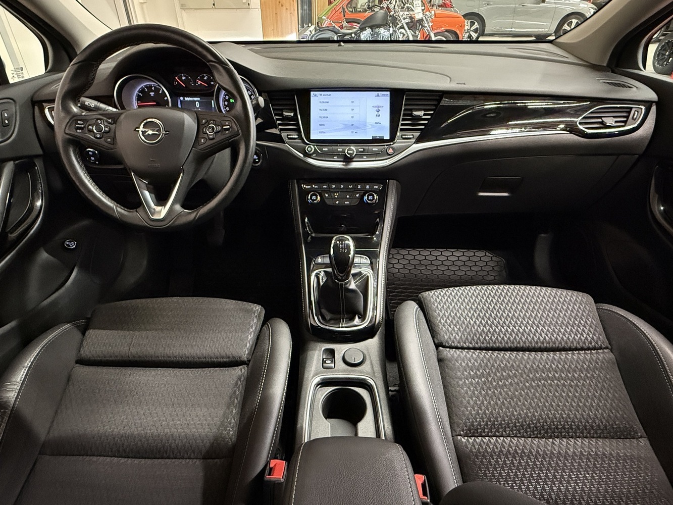 Opel Astra vaihtoauto