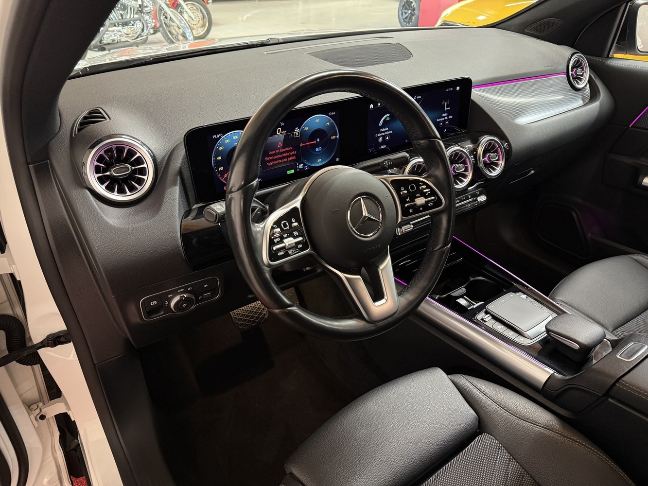 Mercedes-Benz EQA vaihtoauto
