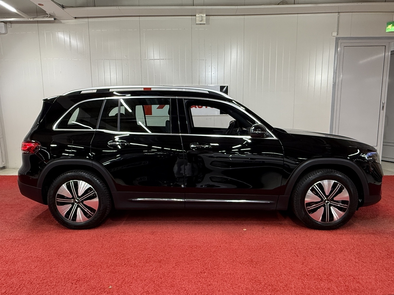 Mercedes-Benz EQB vaihtoauto