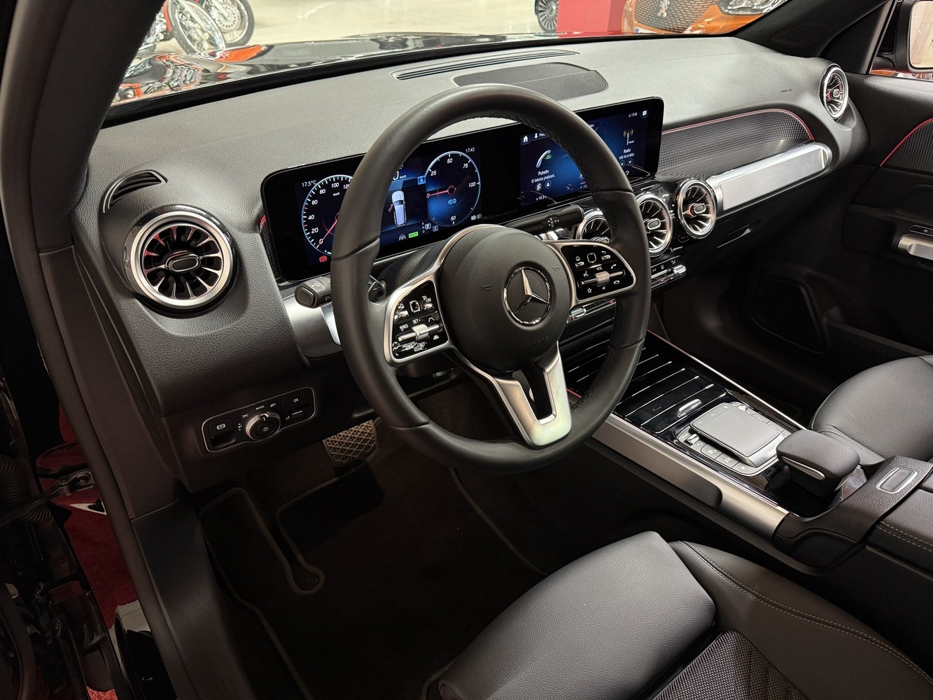 Mercedes-Benz EQB vaihtoauto