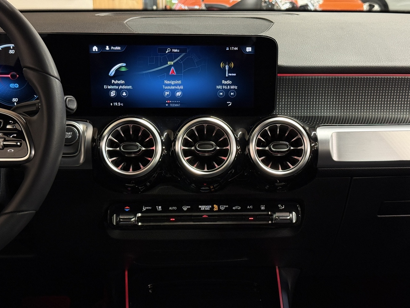 Mercedes-Benz EQB vaihtoauto