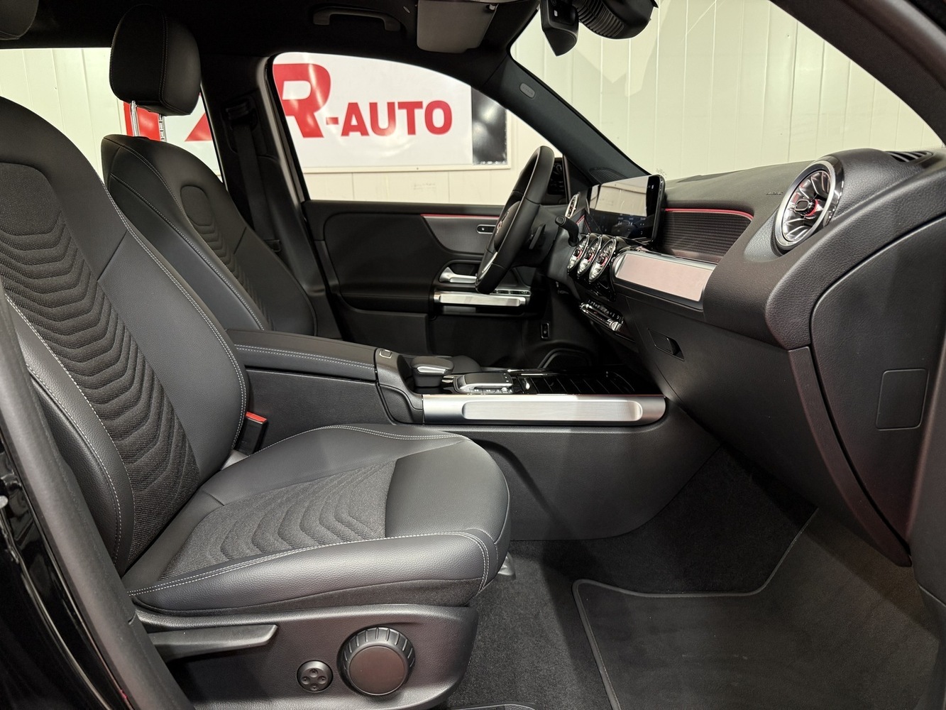 Mercedes-Benz EQB vaihtoauto