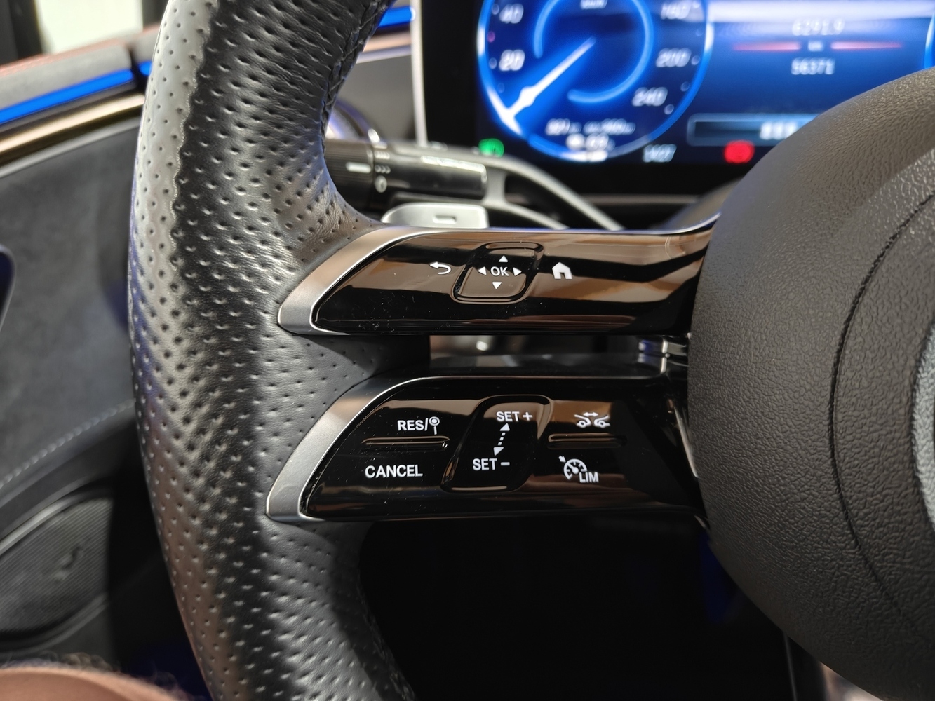 Mercedes-Benz EQE vaihtoauto