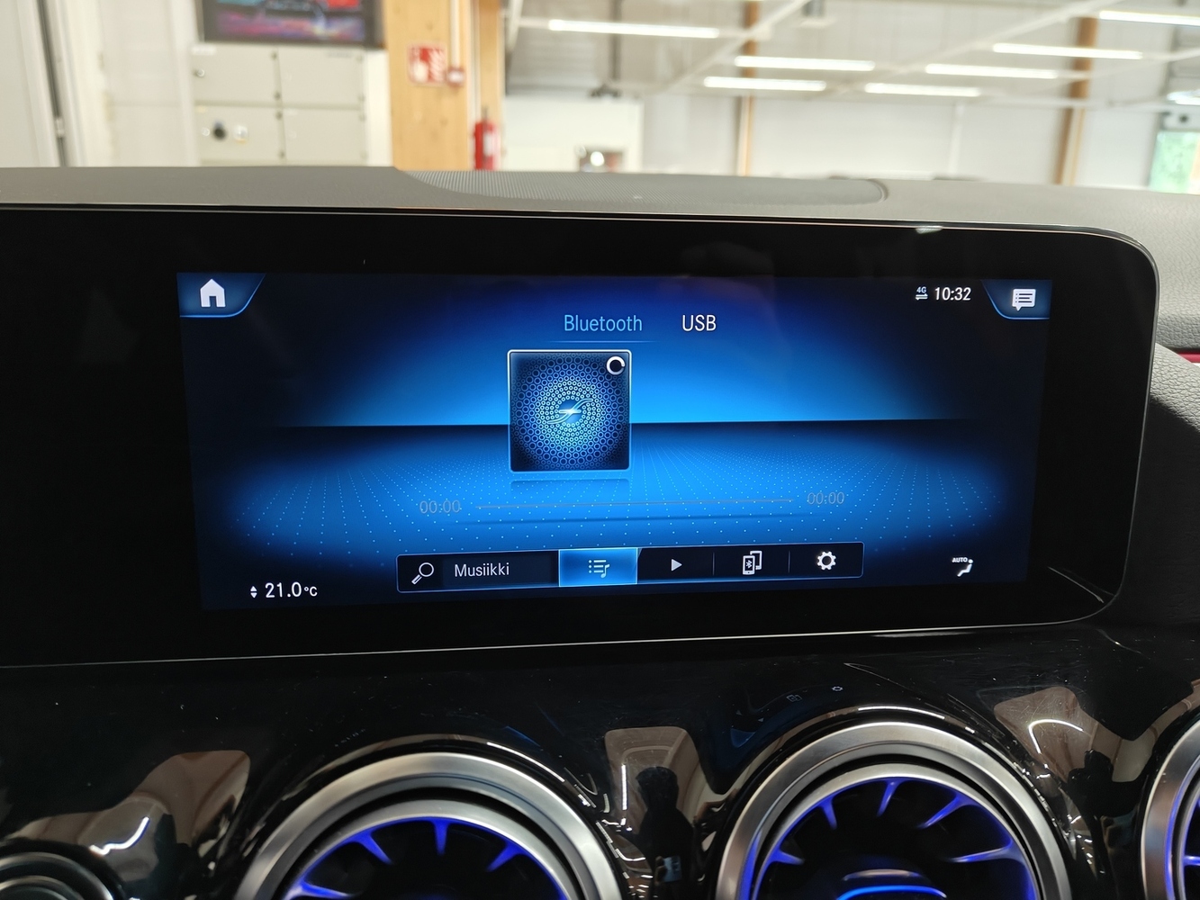 Mercedes-Benz EQA vaihtoauto