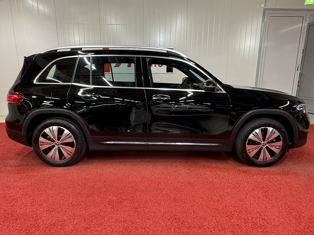 Mercedes-Benz EQB vaihtoauto