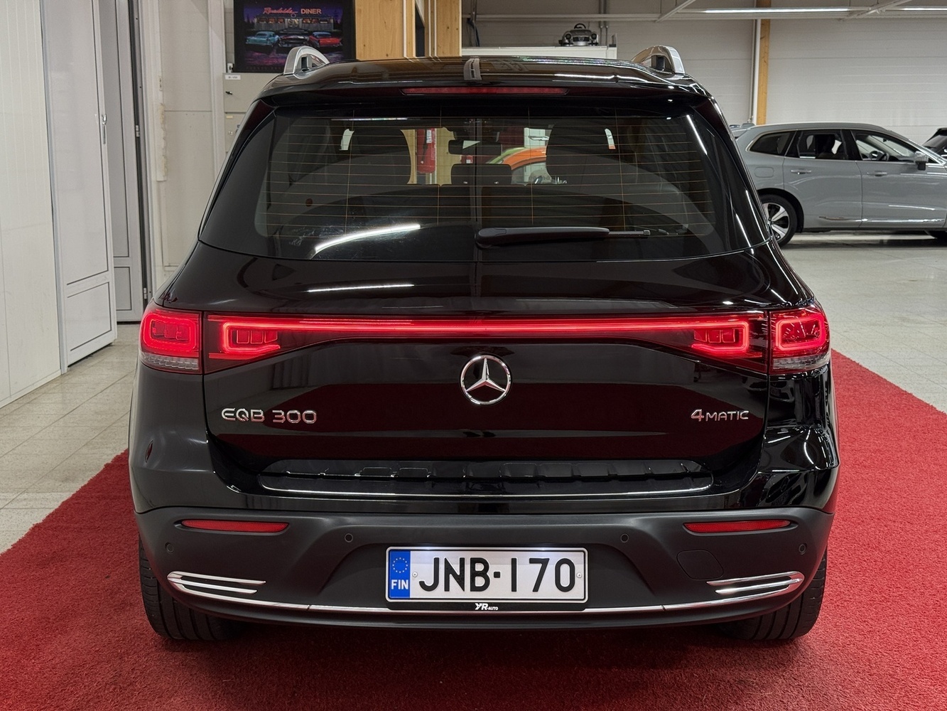 Mercedes-Benz EQB vaihtoauto