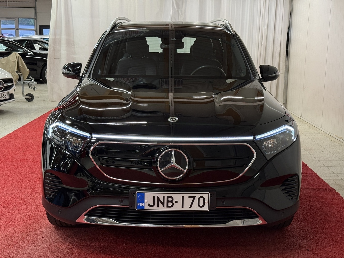 Mercedes-Benz EQB vaihtoauto