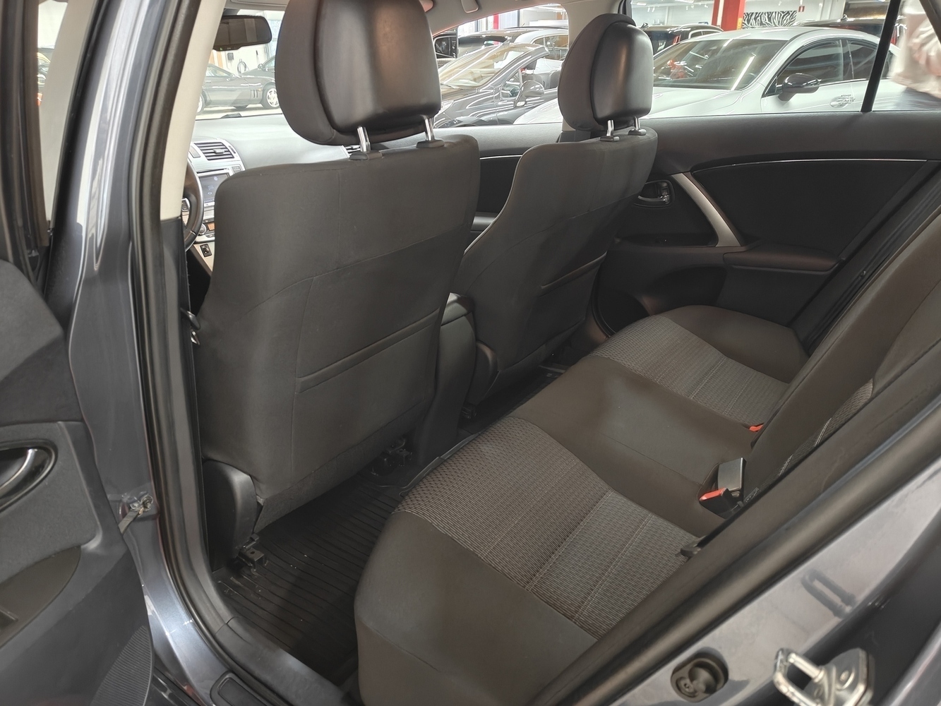 Toyota Avensis vaihtoauto