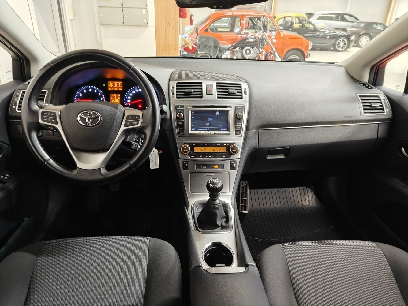 Toyota Avensis vaihtoauto