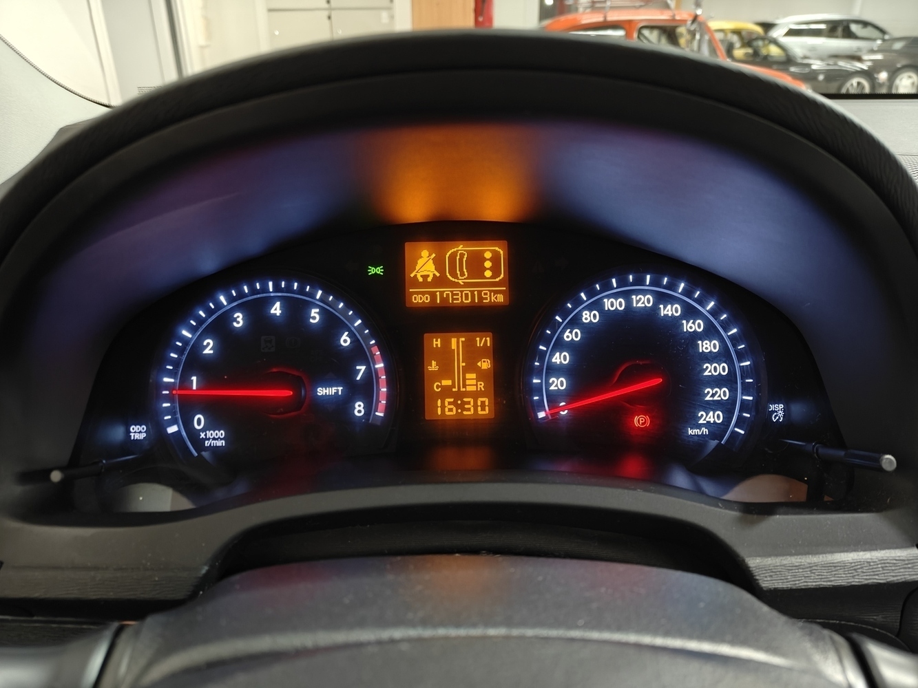 Toyota Avensis vaihtoauto