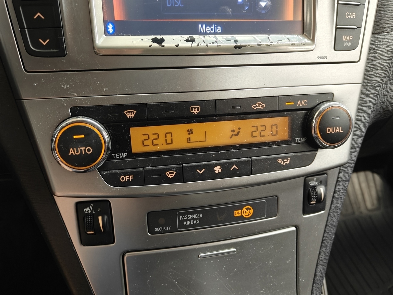 Toyota Avensis vaihtoauto