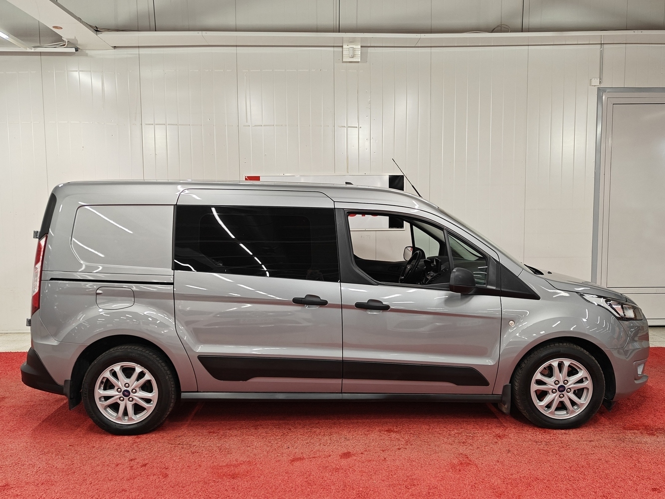 Ford Transit Connect vaihtoauto