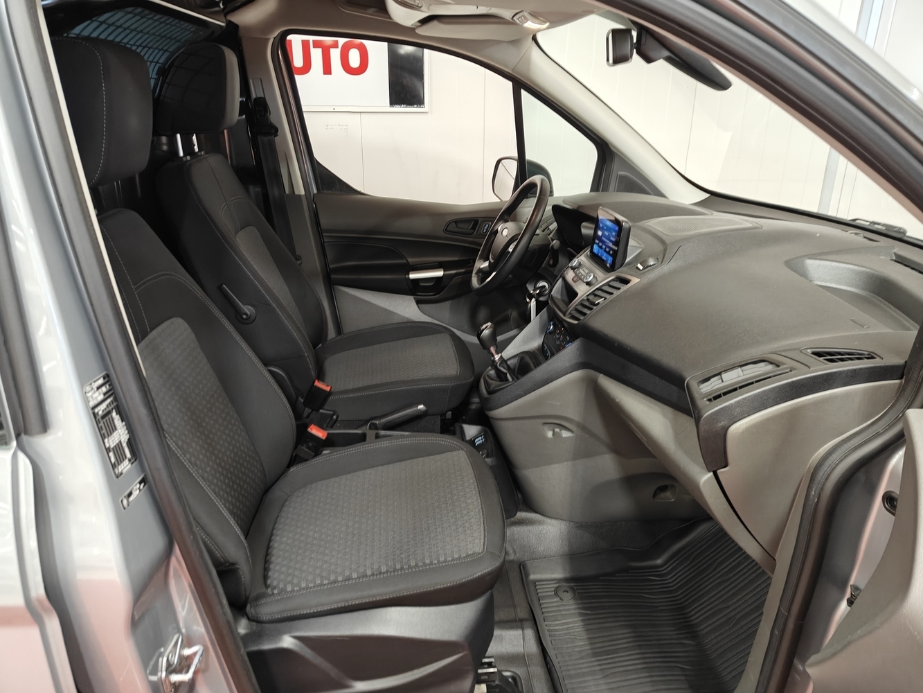 Ford Transit Connect vaihtoauto