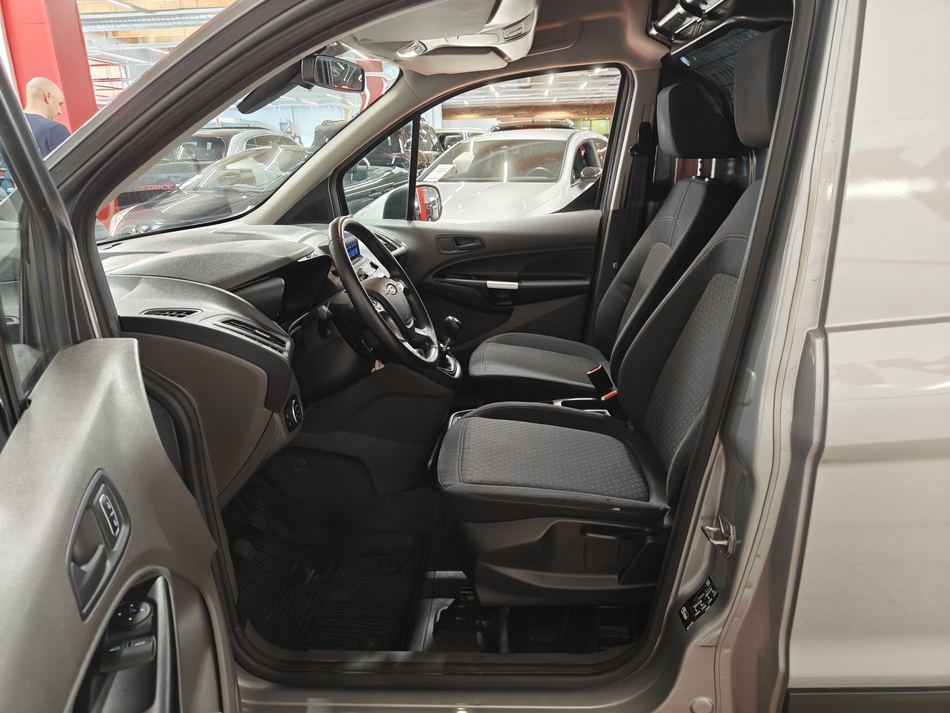 Ford Transit Connect vaihtoauto