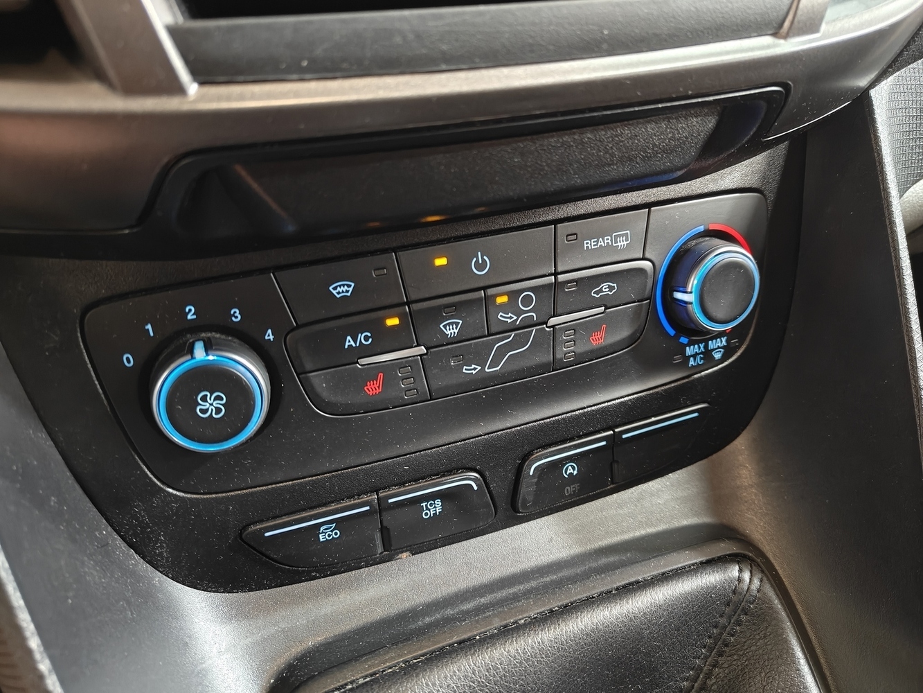 Ford Transit Connect vaihtoauto