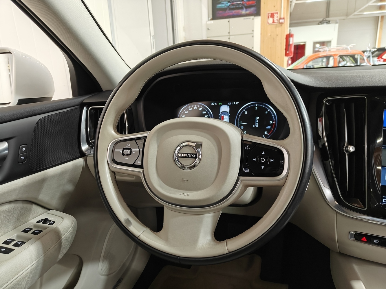 Volvo V60 vaihtoauto