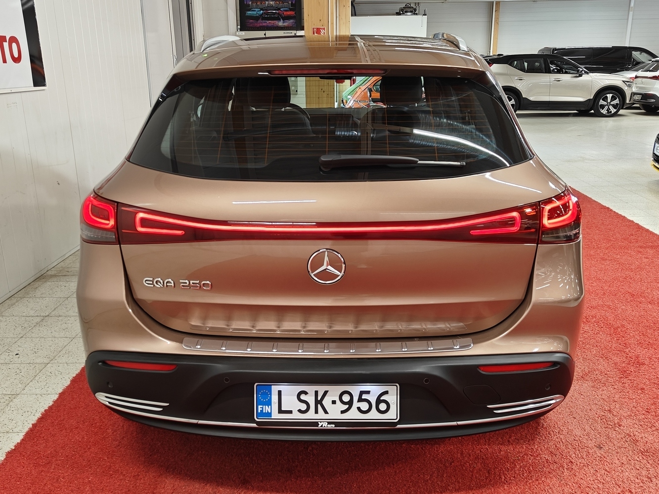 Mercedes-Benz EQA vaihtoauto