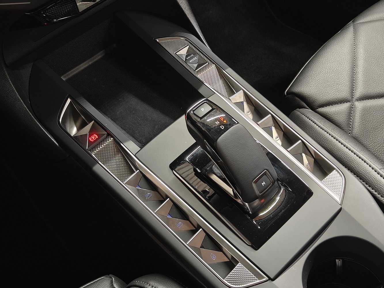 DS 3 Crossback vaihtoauto