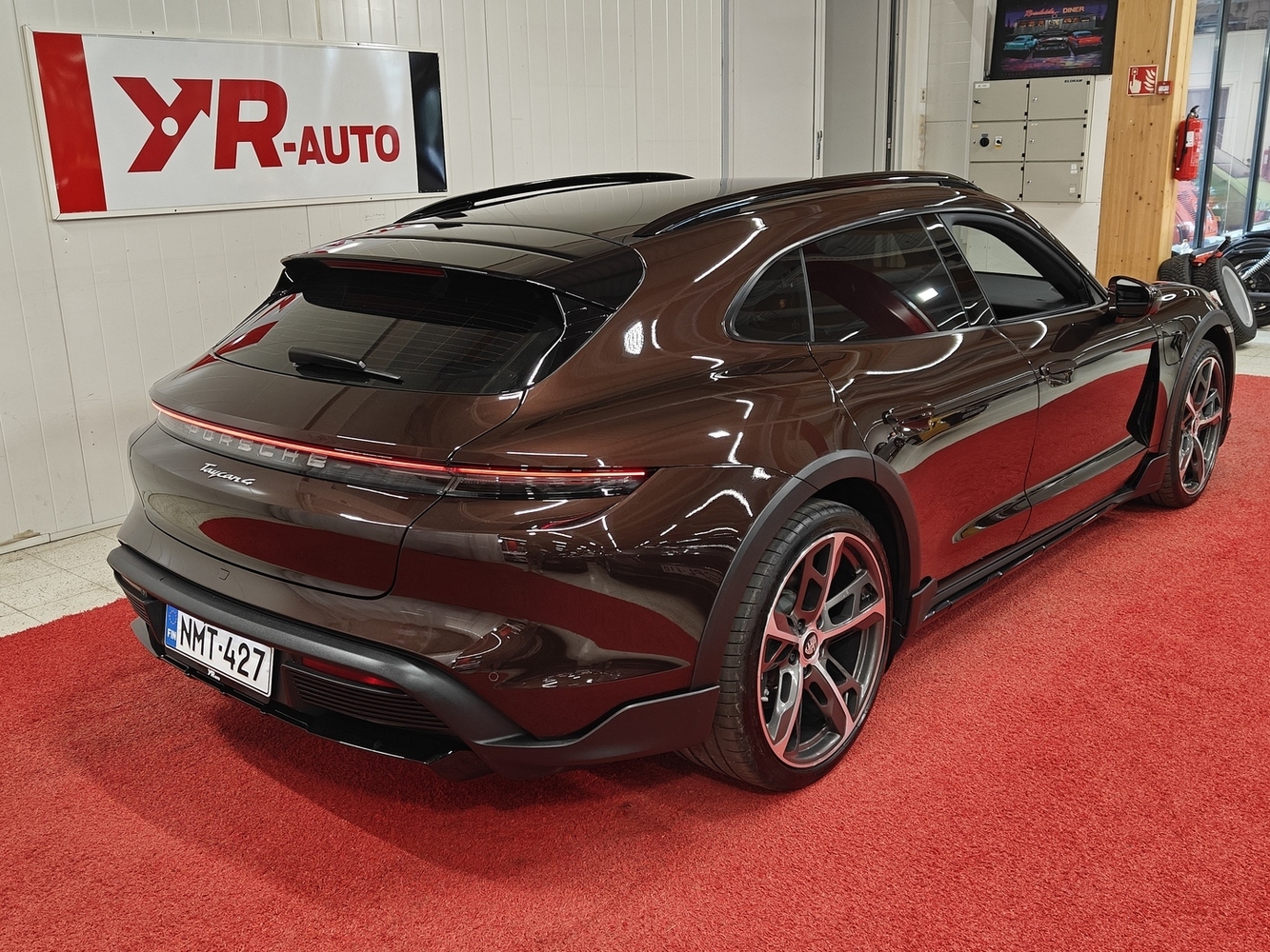 Porsche Taycan vaihtoauto