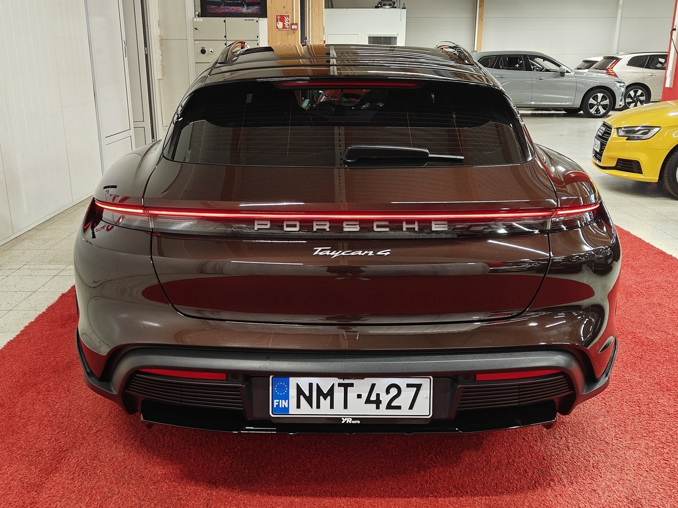 Porsche Taycan vaihtoauto