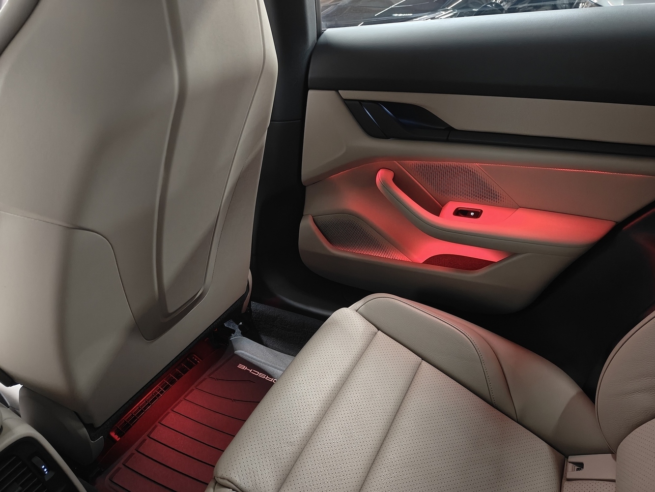 Porsche Taycan vaihtoauto