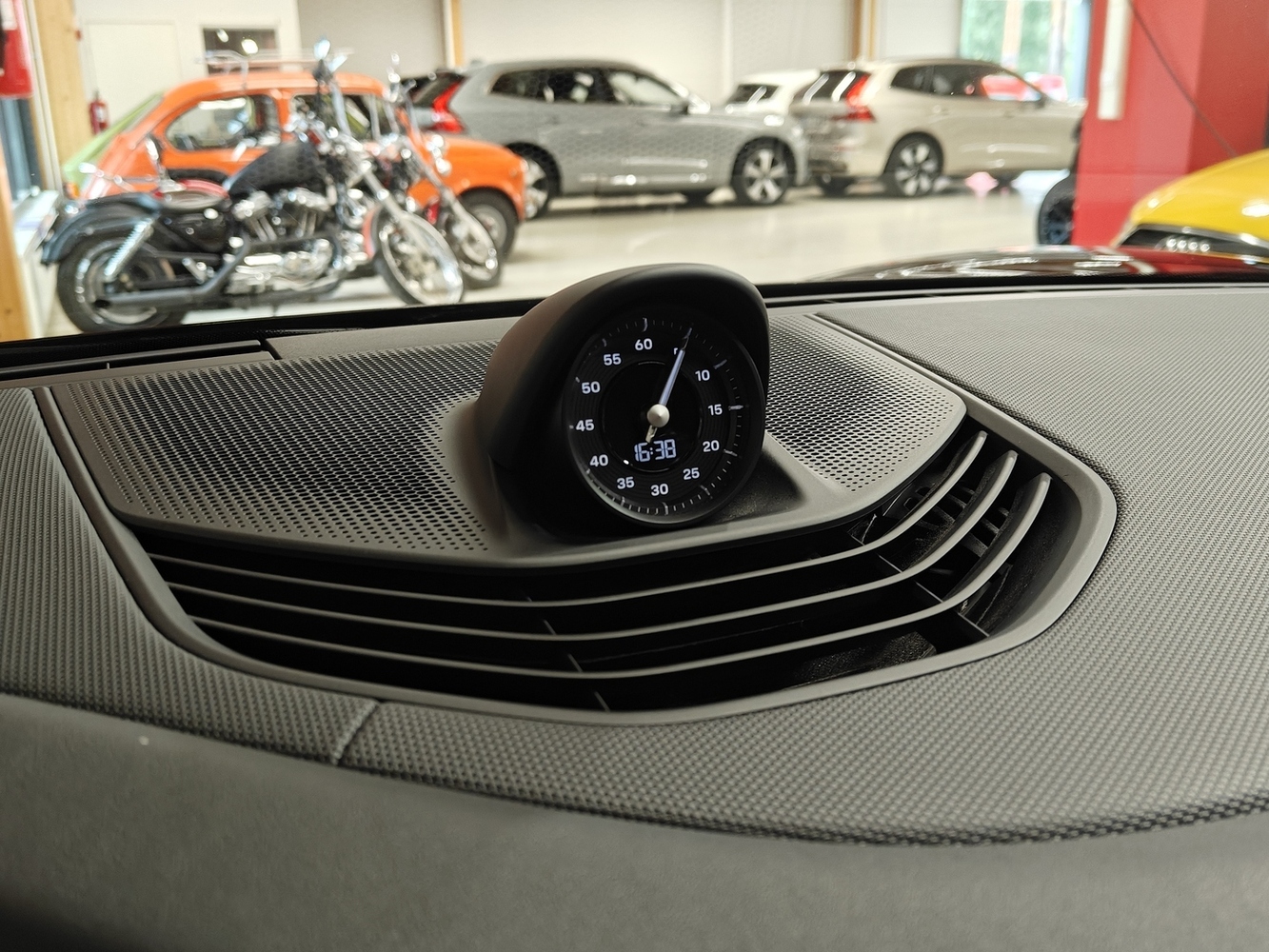 Porsche Taycan vaihtoauto