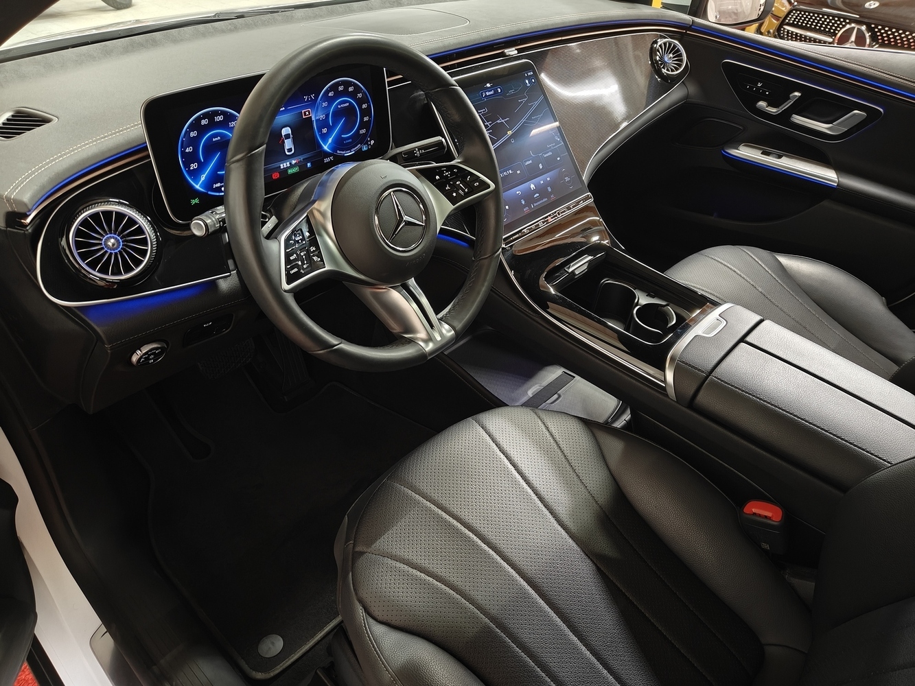 Mercedes-Benz EQE vaihtoauto