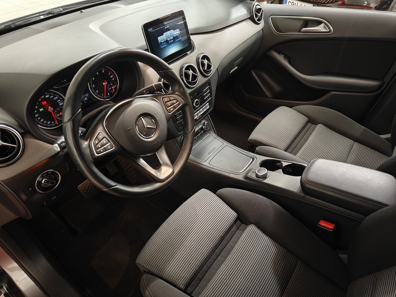 Mercedes-Benz B vaihtoauto