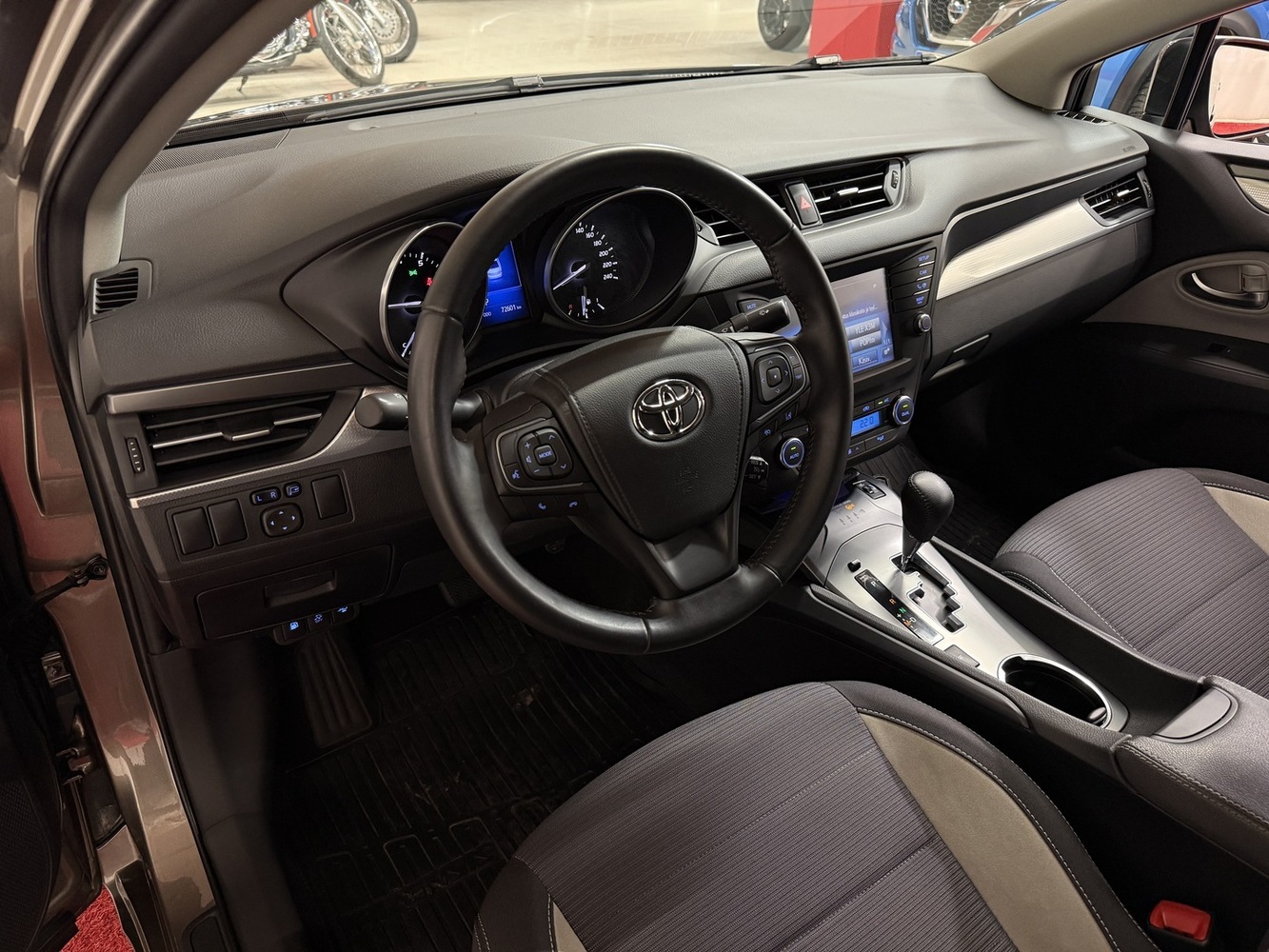 Toyota Avensis vaihtoauto