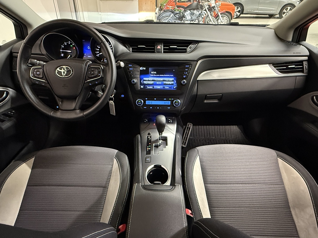 Toyota Avensis vaihtoauto