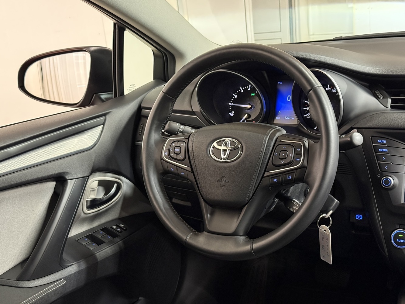 Toyota Avensis vaihtoauto