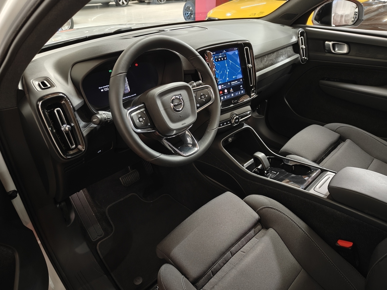 Volvo C40 vaihtoauto