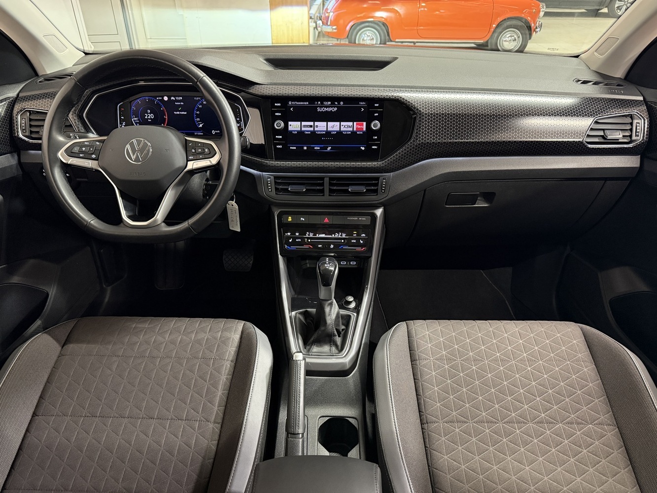 Volkswagen T-Cross vaihtoauto