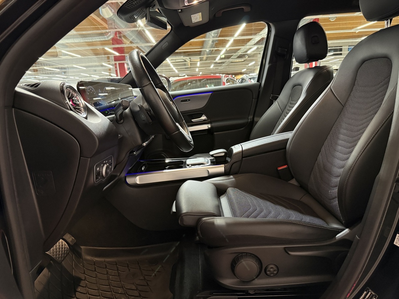 Mercedes-Benz EQB vaihtoauto