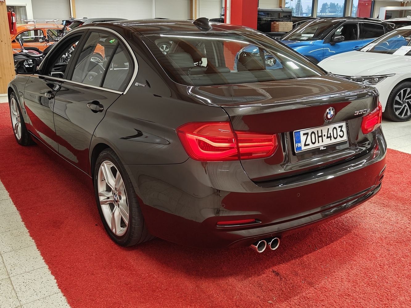 BMW 330 vaihtoauto