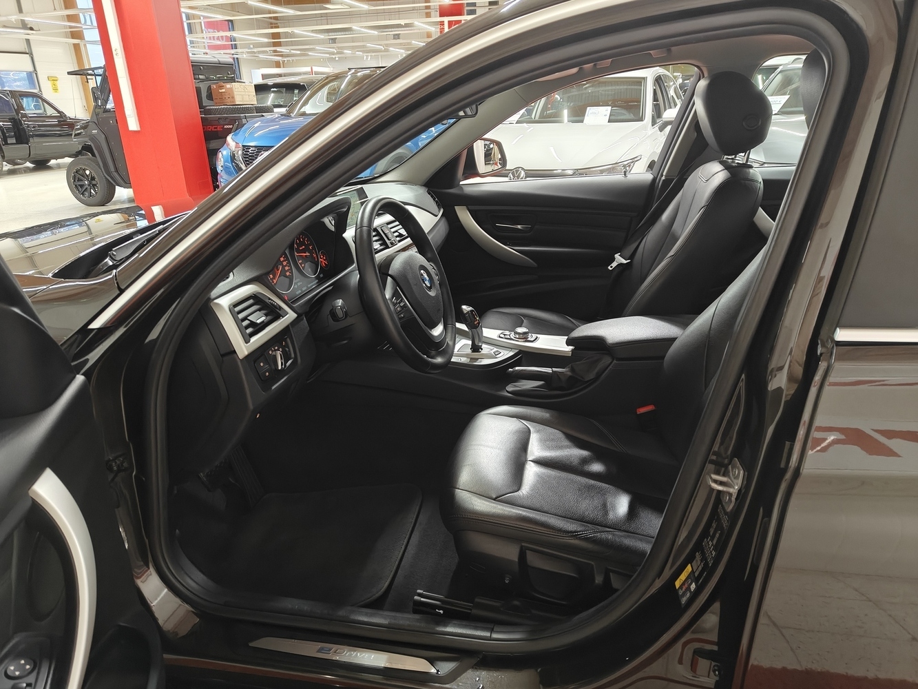 BMW 330 vaihtoauto