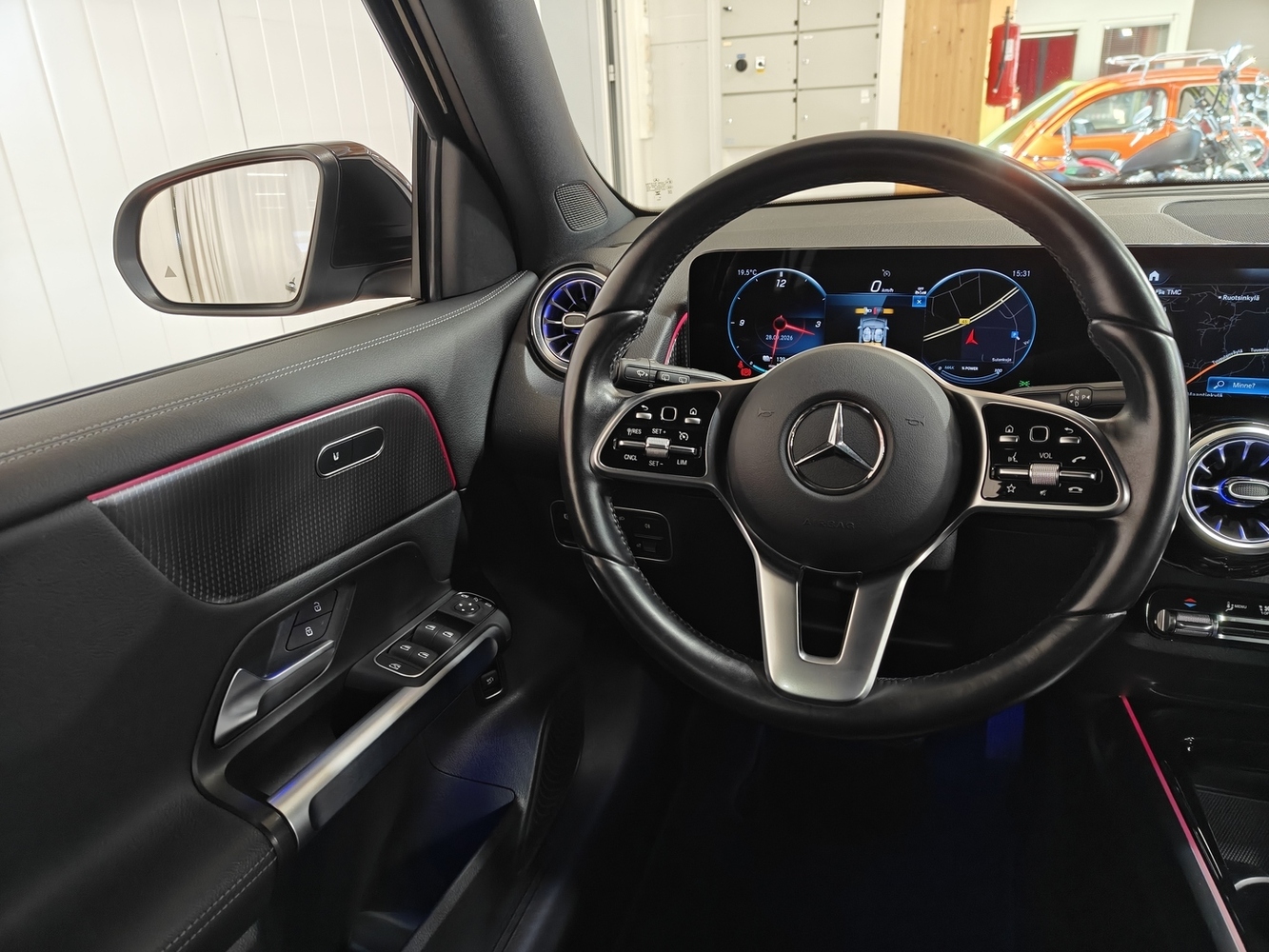 Mercedes-Benz EQB vaihtoauto