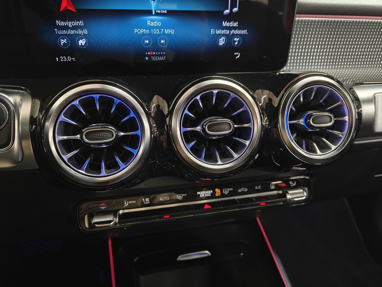 Mercedes-Benz EQB vaihtoauto