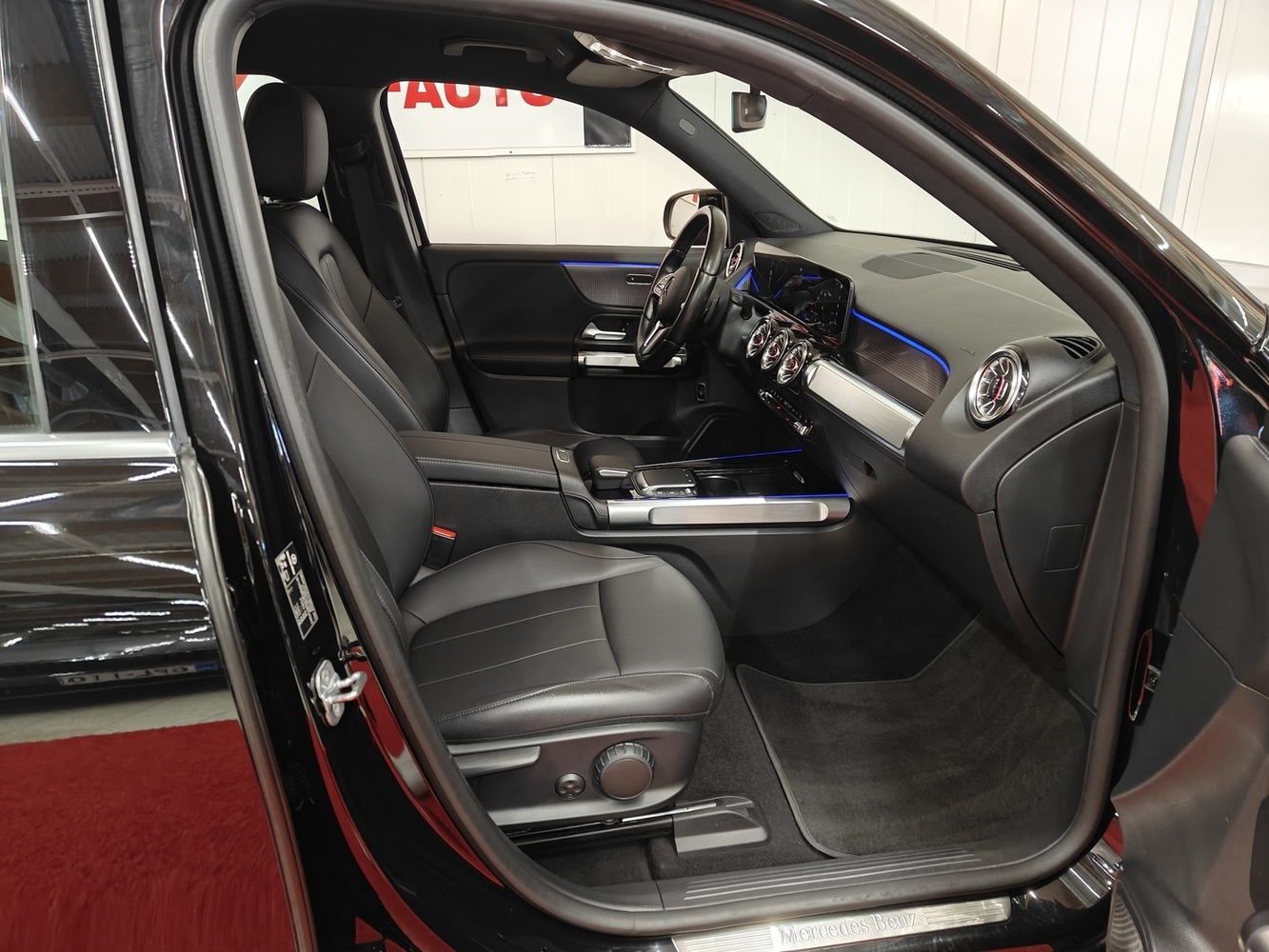 Mercedes-Benz EQB vaihtoauto