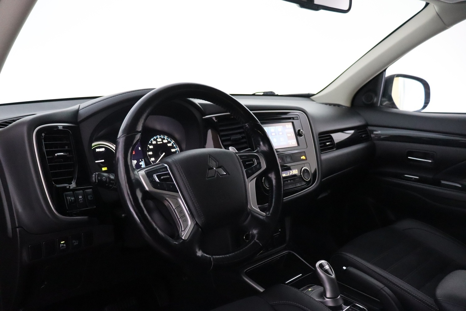 Mitsubishi Outlander PHEV vaihtoauto