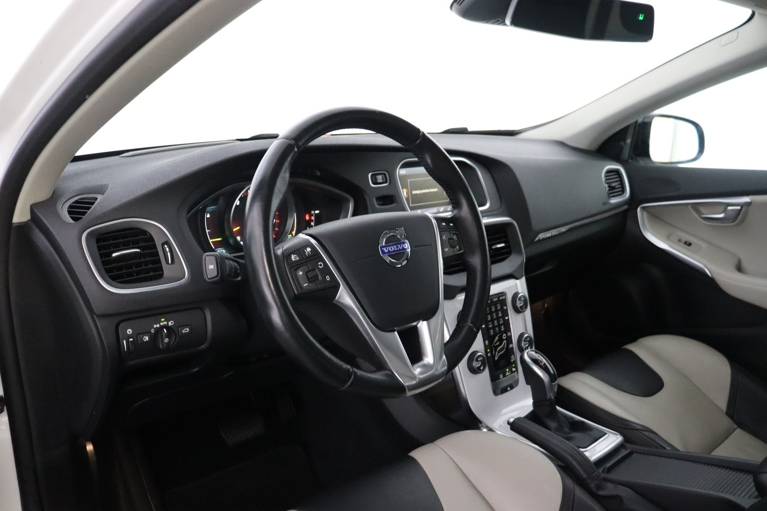 Volvo V40 Cross Country vaihtoauto