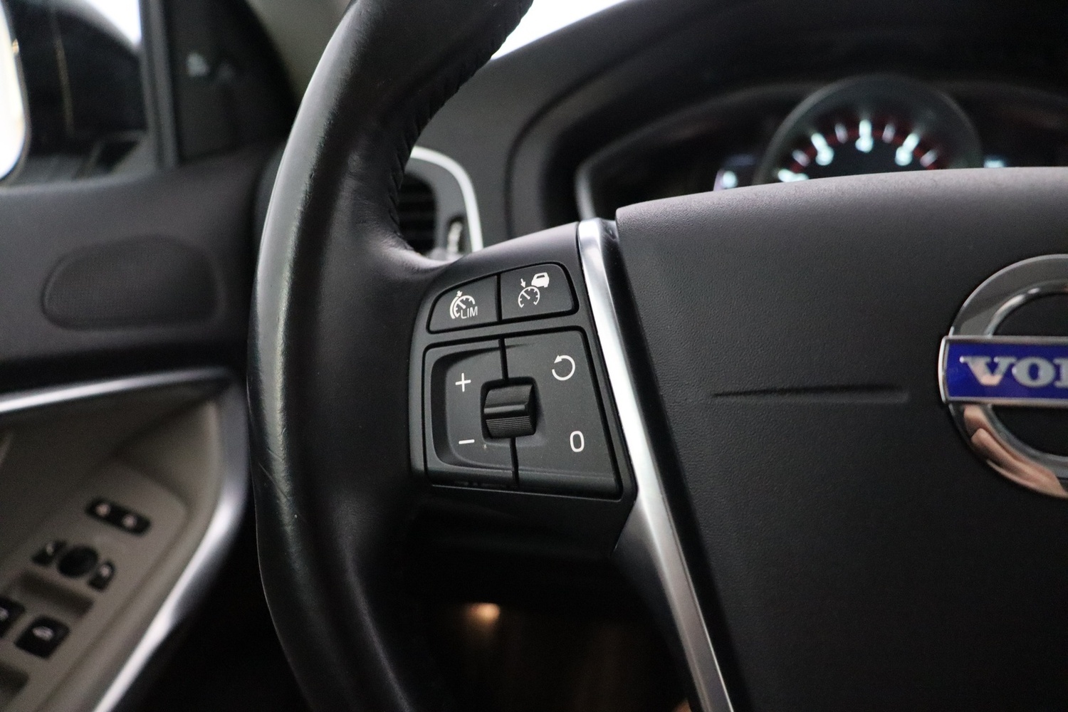 Volvo V40 Cross Country vaihtoauto