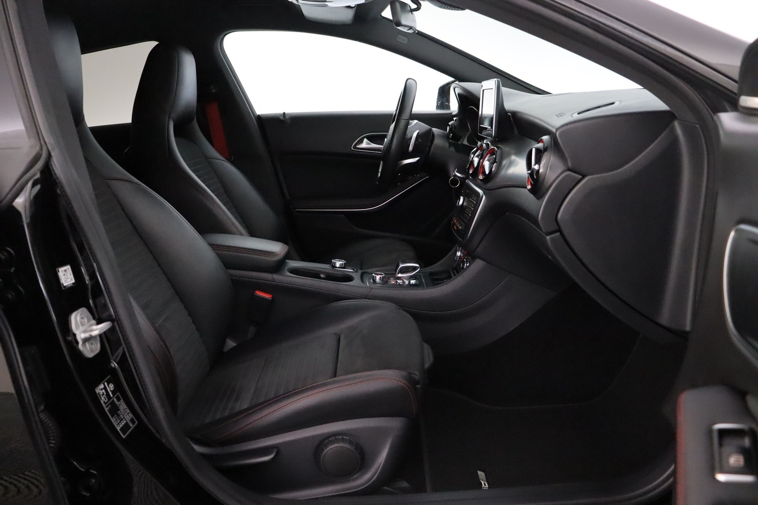 Mercedes-Benz CLA vaihtoauto