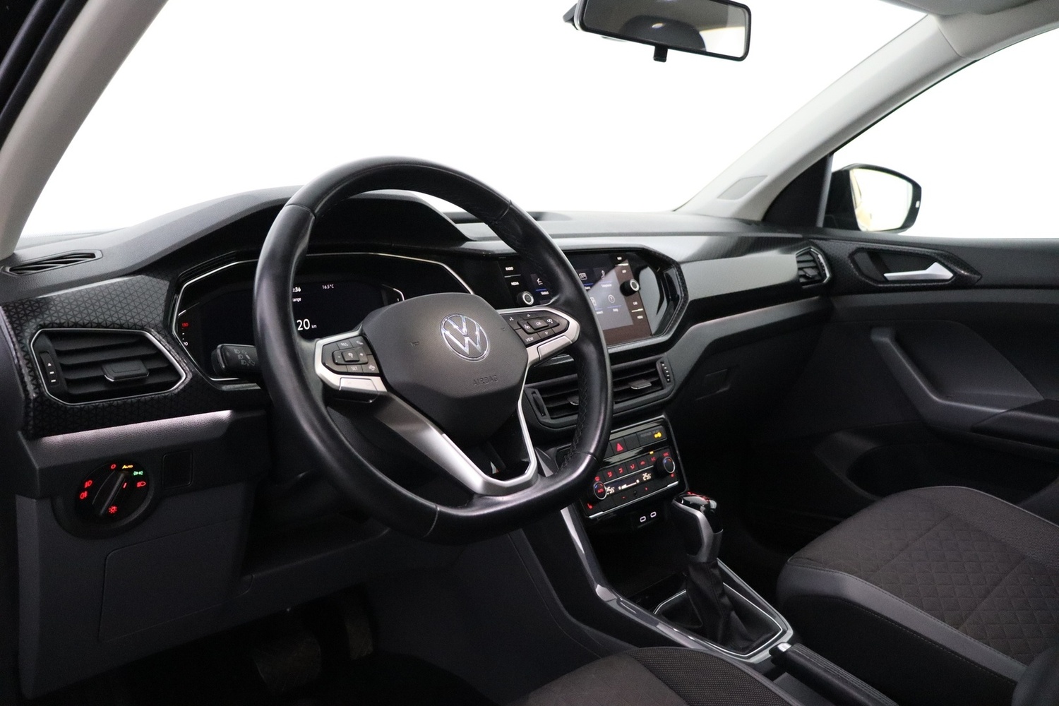 Volkswagen T-Cross vaihtoauto